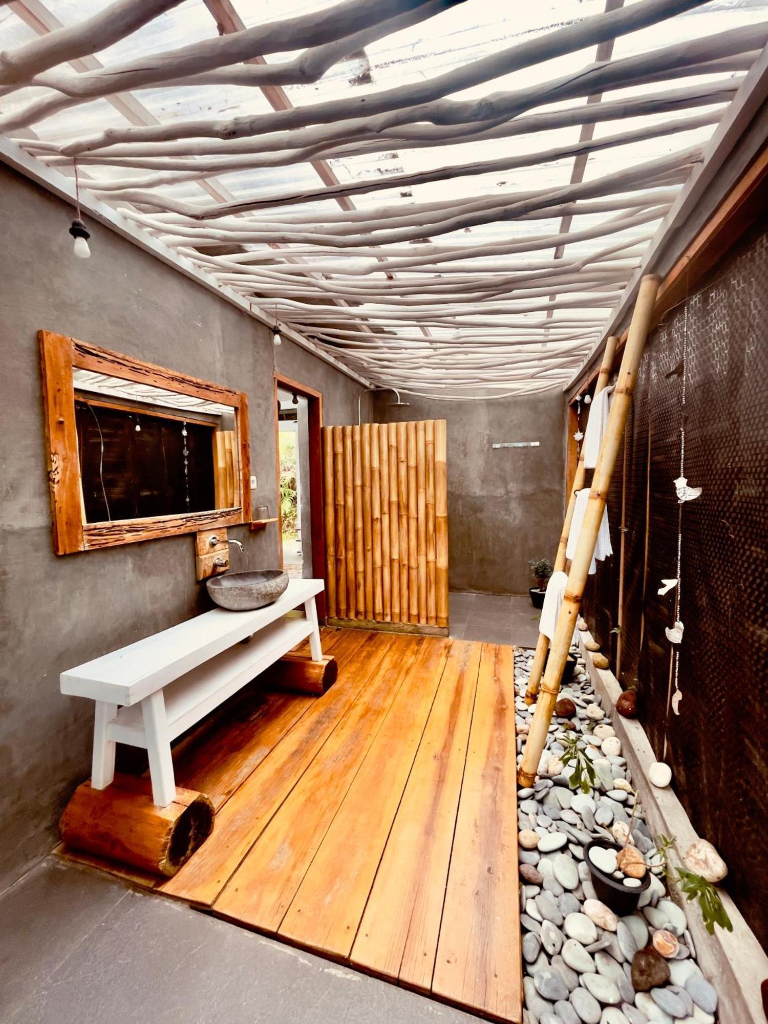 Manulalu Jungle Hotel Bajawa Eksteriør billede