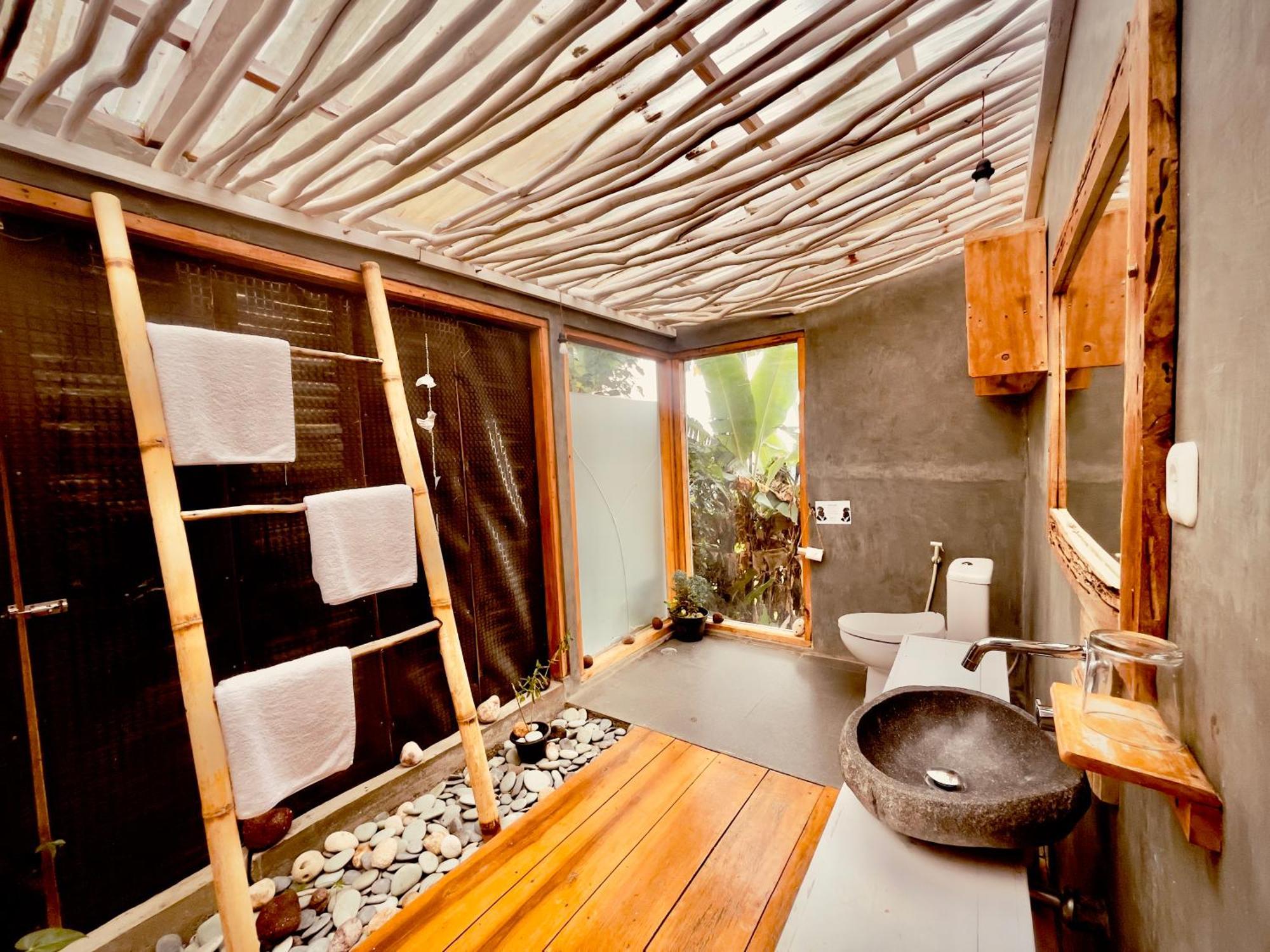 Manulalu Jungle Hotel Bajawa Eksteriør billede