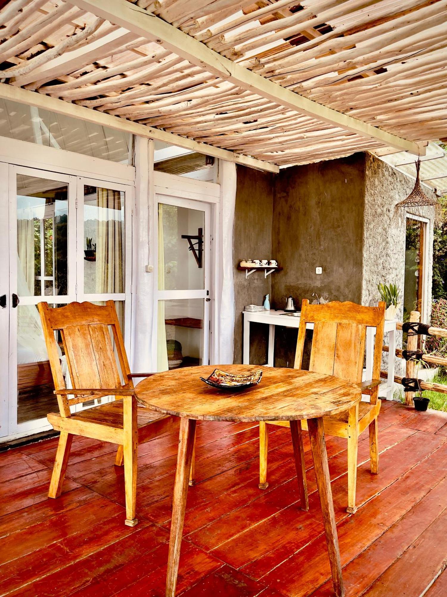 Manulalu Jungle Hotel Bajawa Eksteriør billede